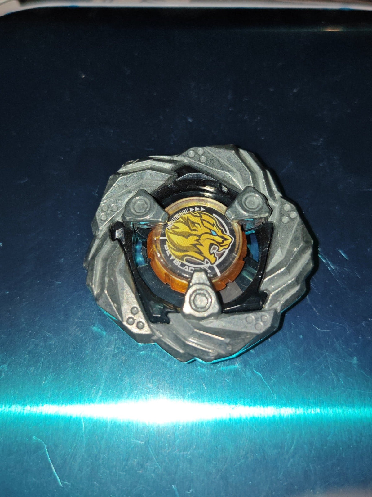 Leon Claw — Lame Takara Tomy Beyblade X — Très bon état - FeedMy